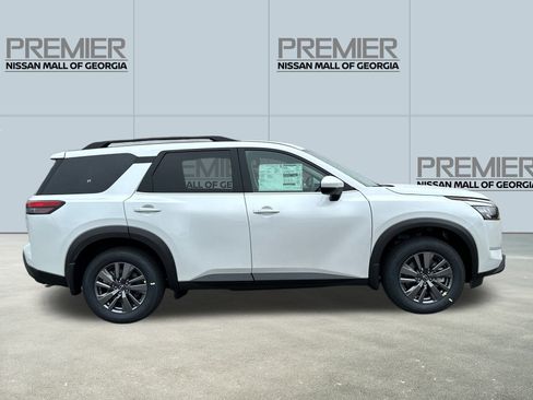 New 2025 Nissan Pathfinder SV w/ SV Premium Package image 4