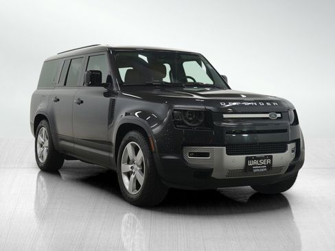 Used 2023 Land Rover Defender 130 First Edition image 7