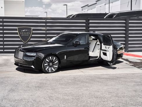 Used 2026 Rolls-Royce Ghost AWD/4WD image 5