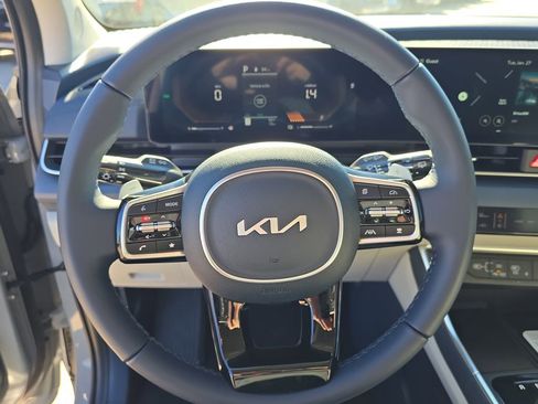 New 2026 Kia Carnival EX FWD image 29