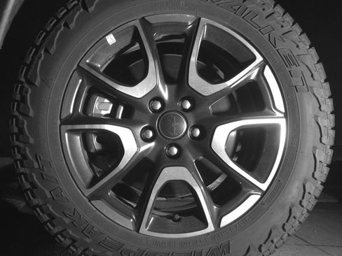 Used 2025 Jeep Compass Trailhawk AWD/4WD image 12