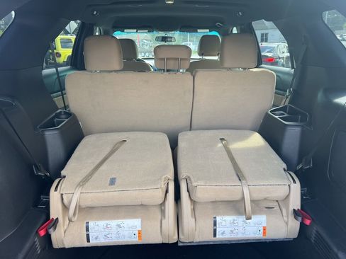 Used 2016 Ford Explorer FWD image 7