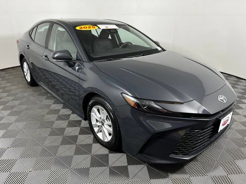 Certified 2025 Toyota Camry LE FWD image 3