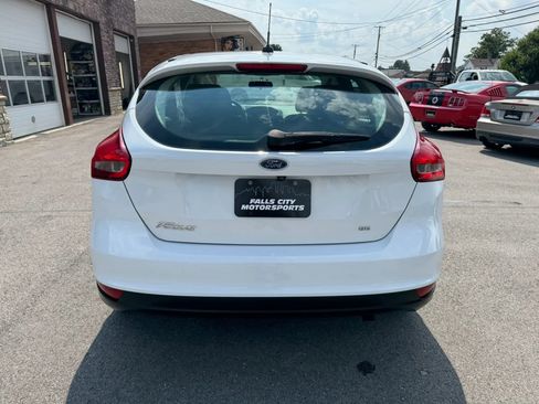 Used 2017 Ford Focus SE FWD image 12