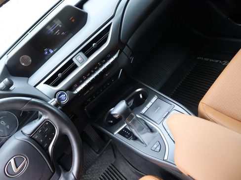 Used 2019 Lexus UX 250h w/ Premium Package AWD/4WD image 19
