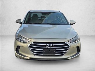 Used 2017 Hyundai Elantra SE video 2