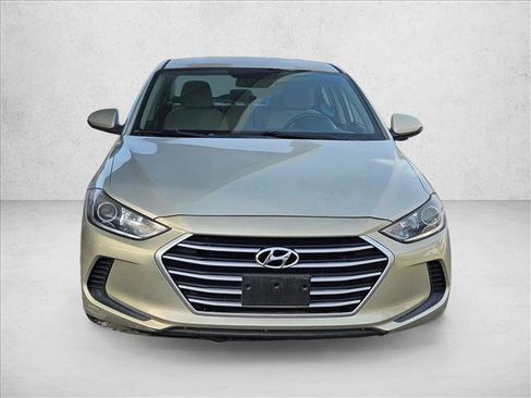 Used 2017 Hyundai Elantra SE image 2