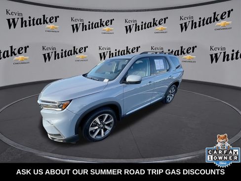 Used 2025 Honda Pilot Touring image 4