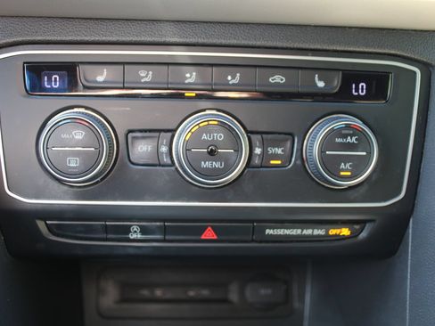 Used 2021 Volkswagen Atlas Cross Sport SE w/ Panoramic Sunroof Package AWD/4WD image 39