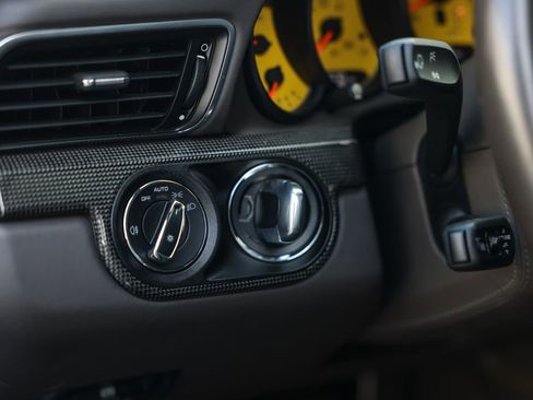 Used 2017 Porsche 911 Turbo S image 33