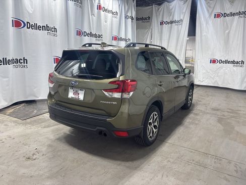 Used 2023 Subaru Forester Premium image 5