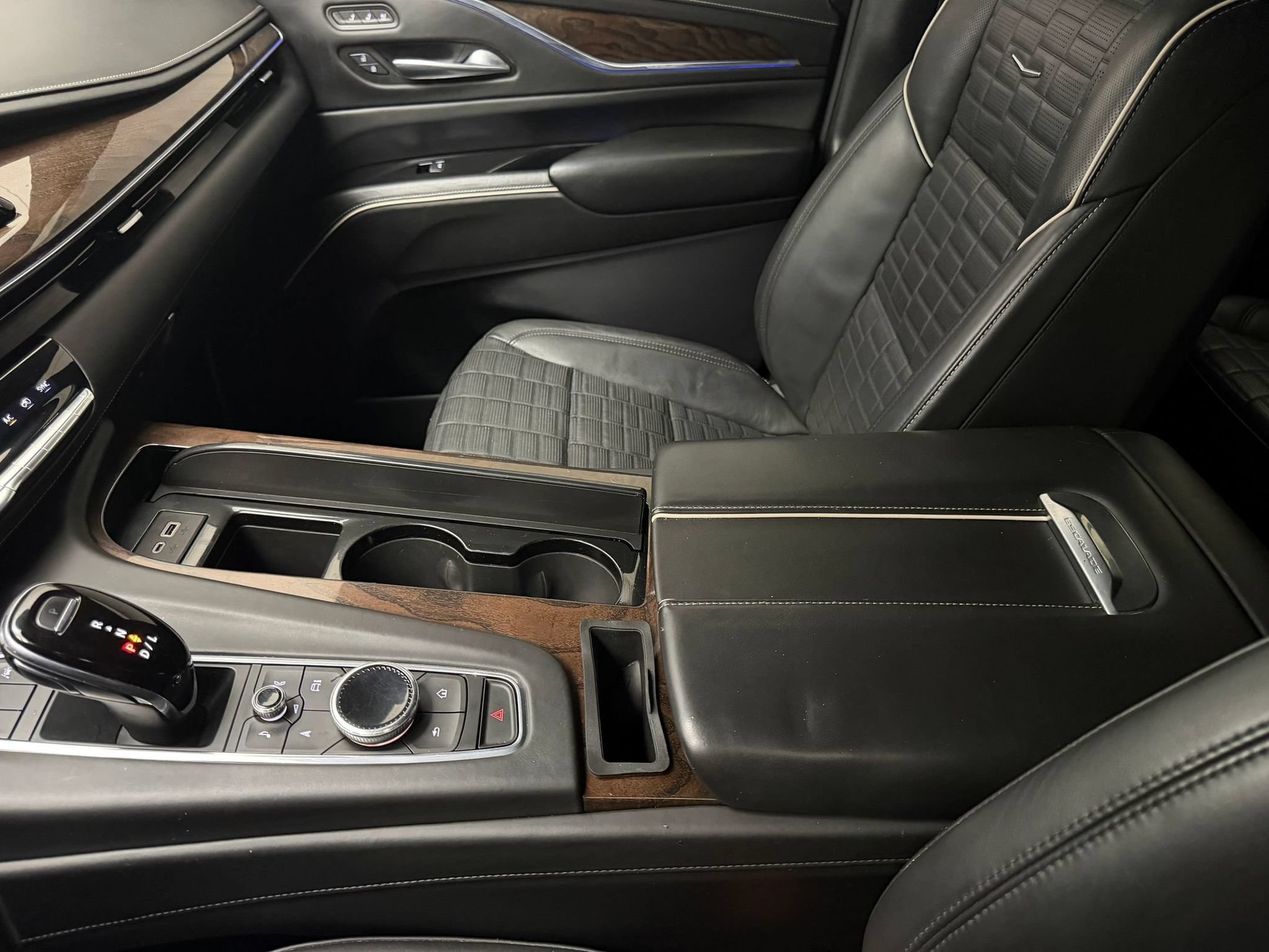 Used 2021 Cadillac Escalade Sport Platinum AWD/4WD image 17