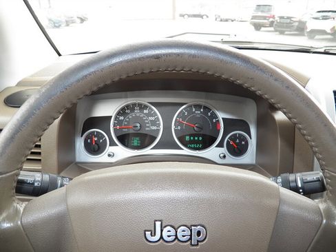 Used 2008 Jeep Compass Limited image 25