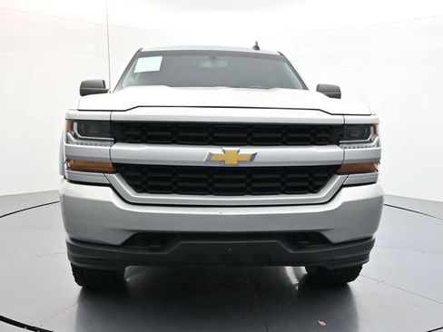 Used 2018 Chevrolet Silverado 1500 Custom w/ Custom Value Package image 2