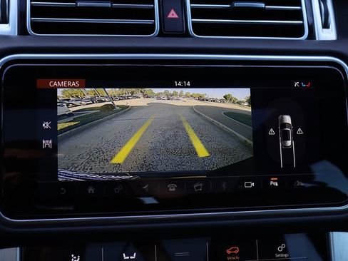 Used 2018 Land Rover Range Rover HSE image 21