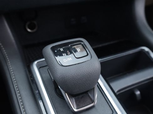 Used 2024 Nissan Pathfinder SV FWD image 8