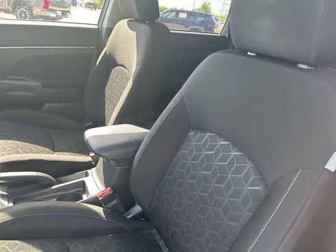 Used 2020 Mitsubishi Outlander Sport ES FWD image 9