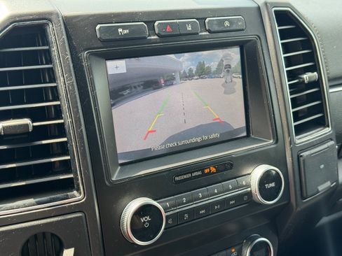 Used 2020 Ford Expedition Limited RWD image 23
