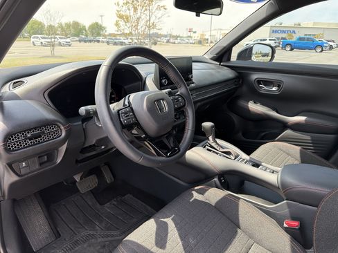 Certified 2025 Honda HR-V Sport image 10