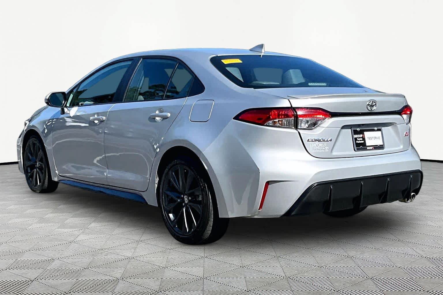Certified 2025 Toyota Corolla SE FWD image 12