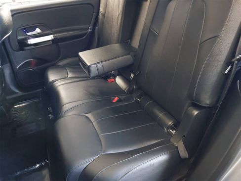 Used 2022 Mercedes-Benz GLB 250 w/ Premium Package Lite image 14