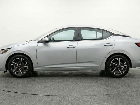 Used 2025 Nissan Sentra SV FWD image 5