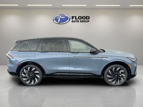 New 2026 Lincoln Nautilus Reserve w/ Jet Appearance Package AWD/4WD image 4