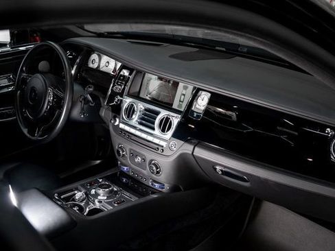 Used 2016 Rolls-Royce Ghost image 10