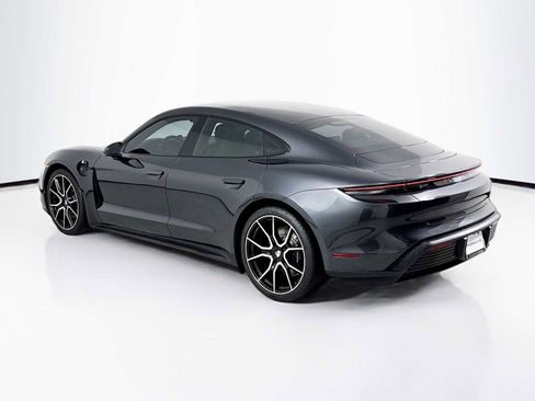 Used 2025 Porsche Taycan image 3