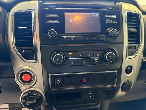 Used 2018 Nissan Titan SV image 25