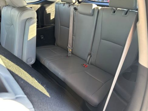 Used 2021 Toyota Highlander Limited image 15