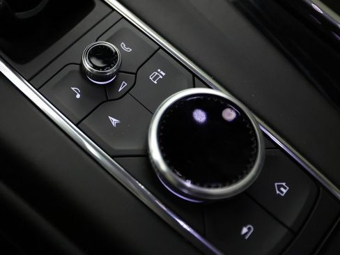 Used 2024 Cadillac Escalade V w/ LPO, ONYX Package image 33