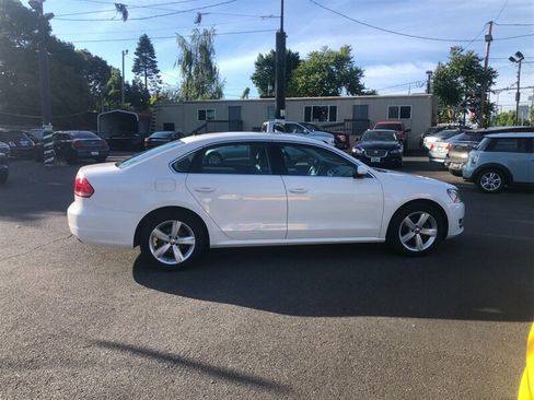 Used 2013 Volkswagen Passat 2.5 SE FWD image 2