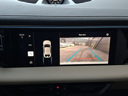 New 2025 Porsche Macan 4 Electric image 18