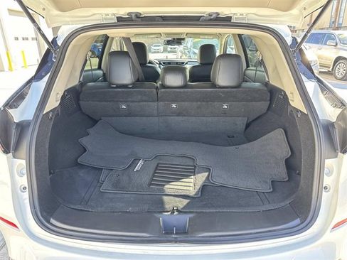 Used 2024 Nissan Murano SV w/ SV Midnight Edition Package image 8