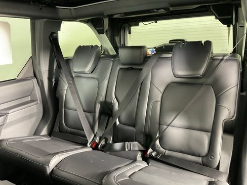 New 2026 Ford Bronco Outer Banks w/ Sasquatch Package AWD/4WD image 16