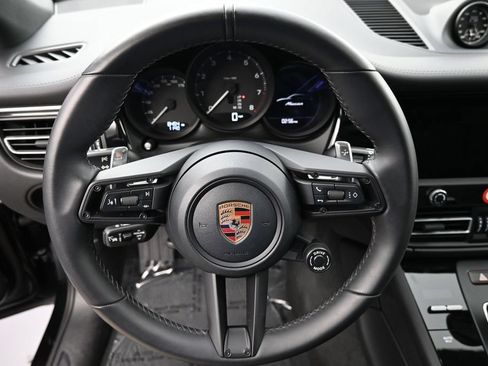 Certified 2026 Porsche Macan AWD/4WD image 19
