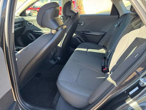 Used 2025 Kia K4 FWD image 25
