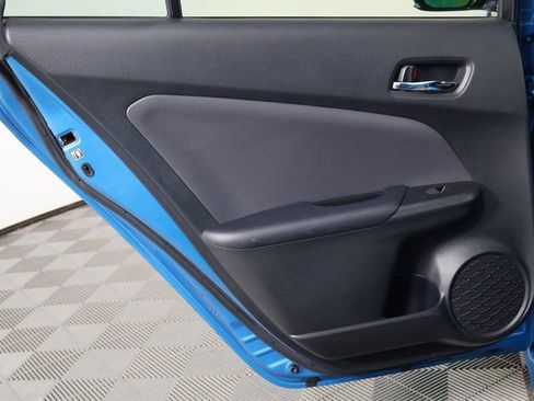 Used 2019 Toyota Prius Prime Advanced w/ Carpet Mat Package image 13