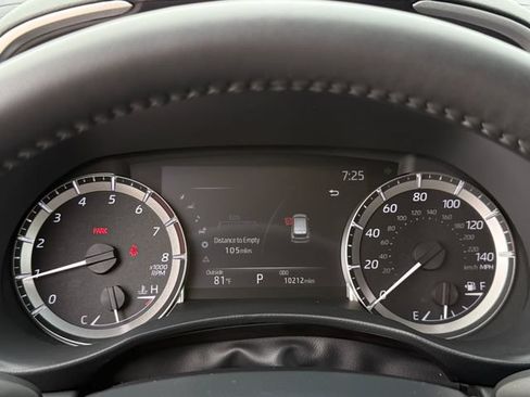 Used 2026 Toyota Highlander XLE AWD/4WD image 14