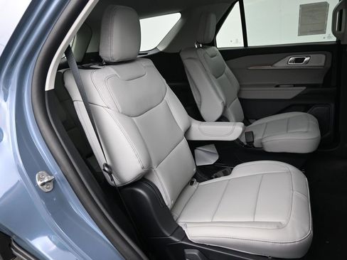 New 2026 Ford Explorer Active AWD/4WD image 32