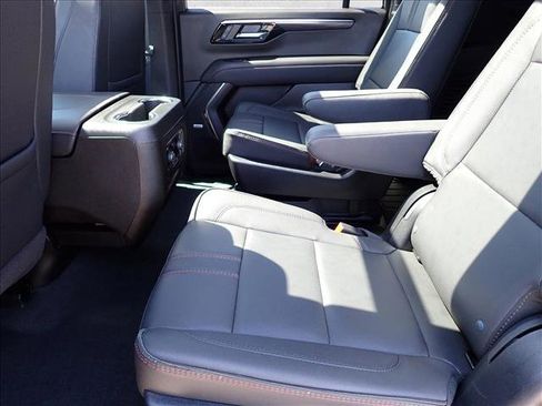 Used 2025 Chevrolet Suburban RST w/ Advanced Technology Package AWD/4WD image 10