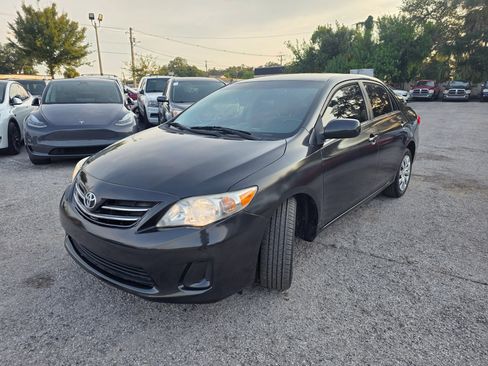Used 2013 Toyota Corolla LE FWD image 3