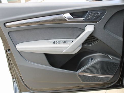 Used 2022 Audi SQ5 Premium Plus w/ Premium Plus Package image 9