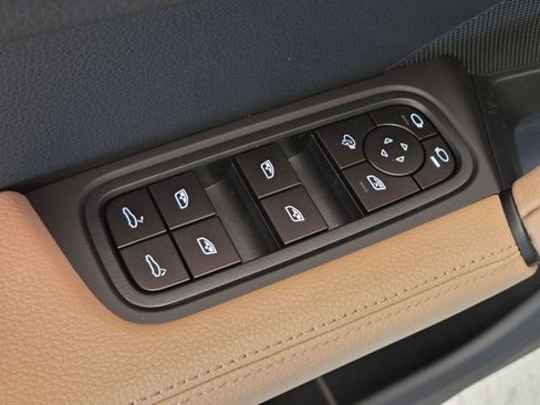 New 2026 Porsche Cayenne Coupe AWD/4WD image 15