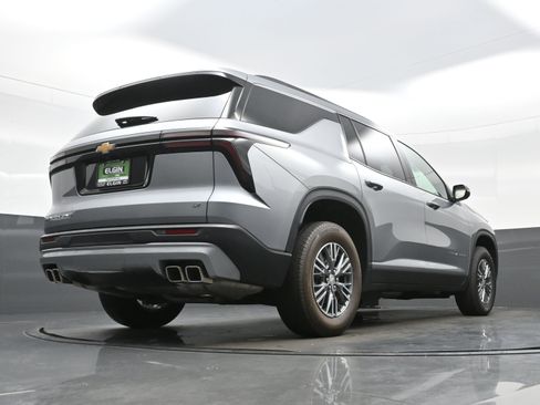 Used 2024 Chevrolet Traverse LT AWD/4WD image 30