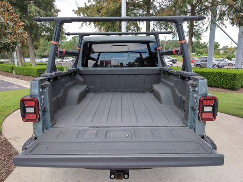 Used 2024 Jeep Gladiator Mojave AWD/4WD image 32