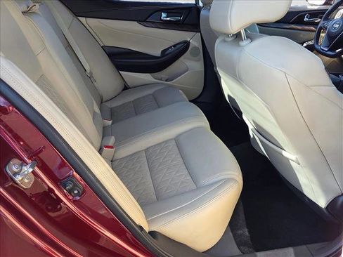 Used 2017 Nissan Maxima Platinum w/ Medallion Package image 21