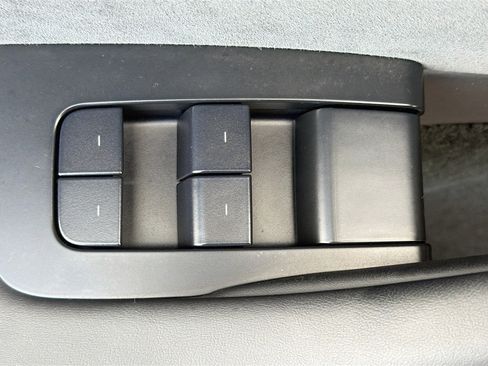Used 2025 Tesla Model 3 Long Range AWD/4WD image 15
