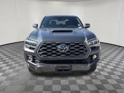 Used 2022 Toyota Tacoma TRD Sport w/ TRD Premium Sport Package AWD/4WD image 13